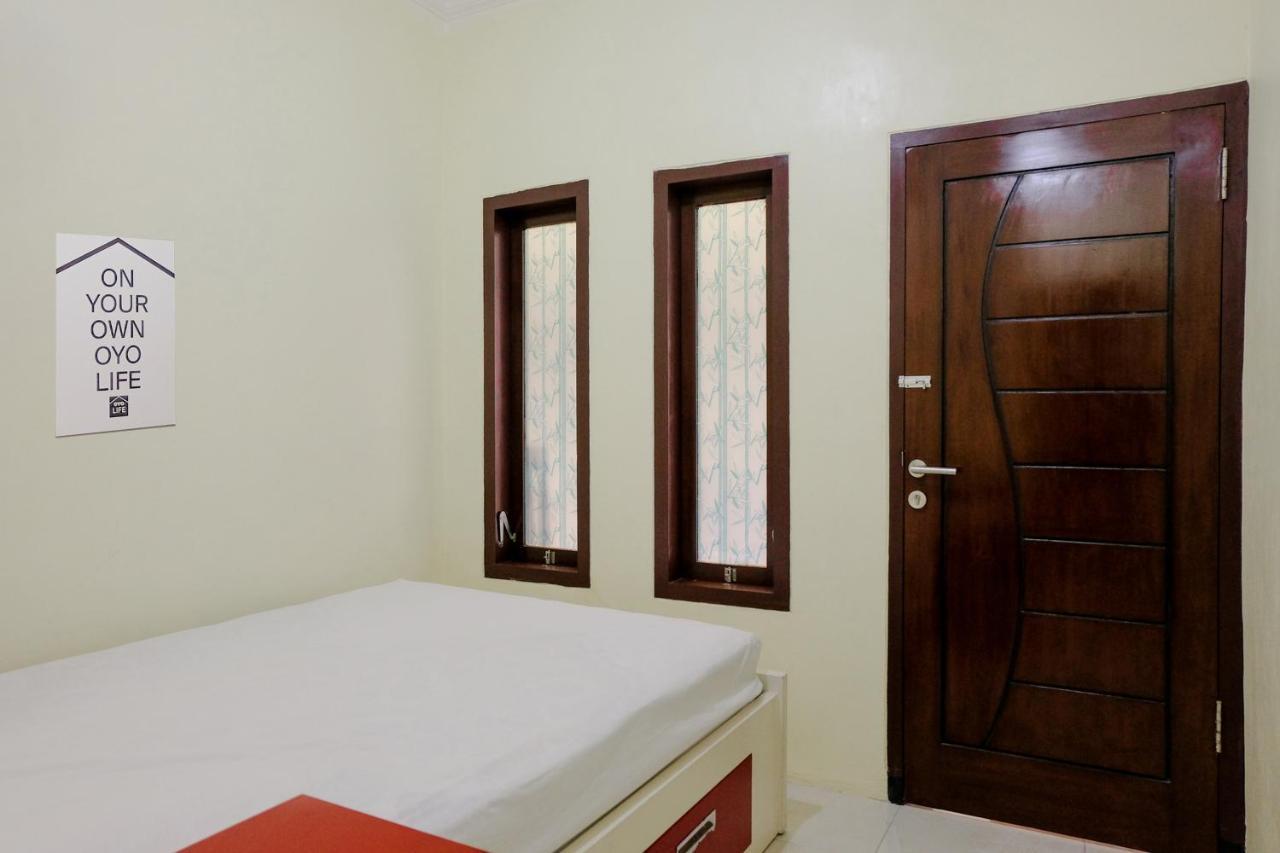 Zulfina Homestay Syariah Mitra Reddoorz Banyuwangi  Exterior foto